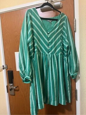 Women's Green Striped V-Neck Button Front Long Sleeve Dress
